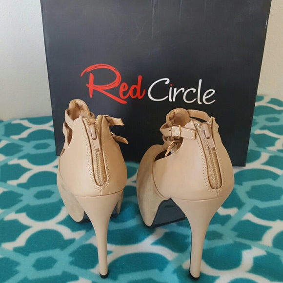 Platform/Heel - Picture 3 of 5