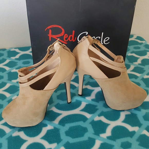 Platform/Heel - Picture 4 of 5