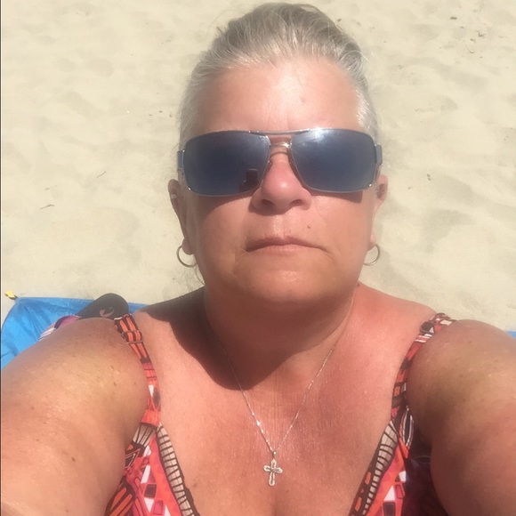 Meet your Posher, Krystal - Picture 1 of 1