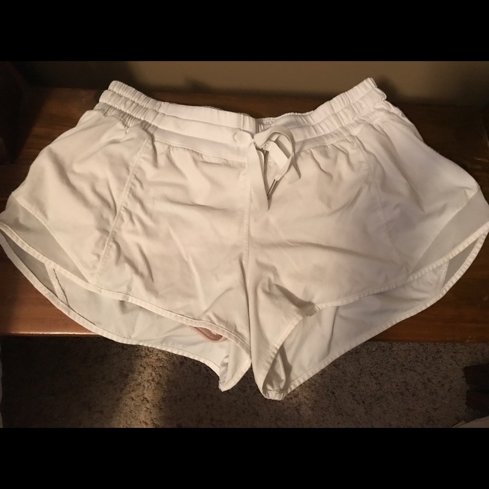 Lululemon White Hotty Hot Shorts, size 8.