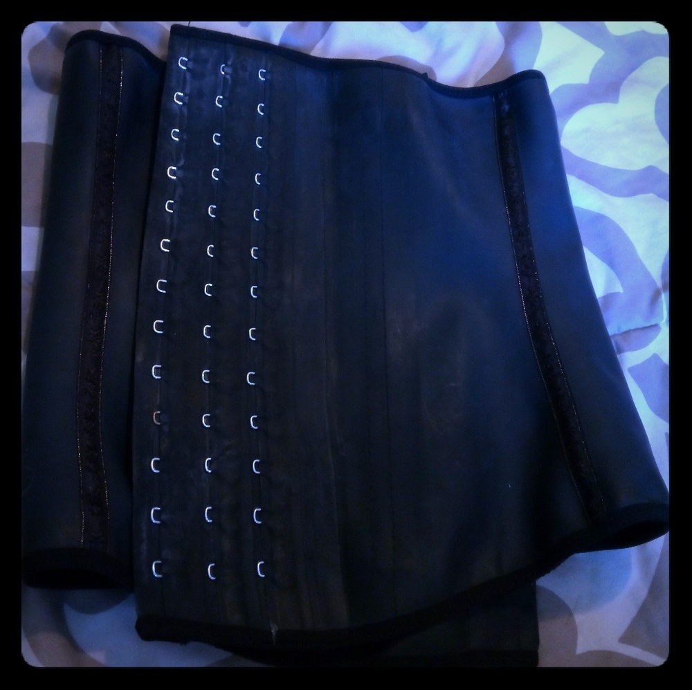 Waist trainer