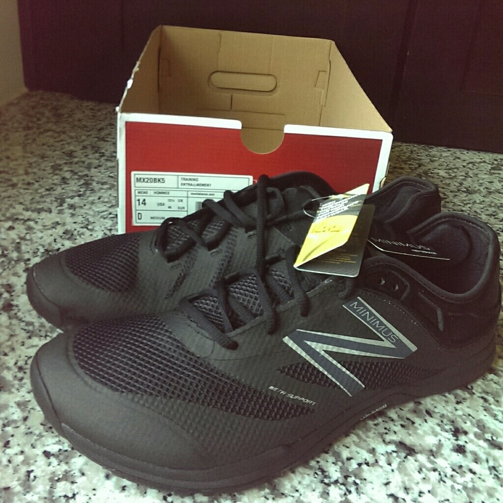 NWT MENS 14 US/13.5 UK NEW BALANCE MINIMUS