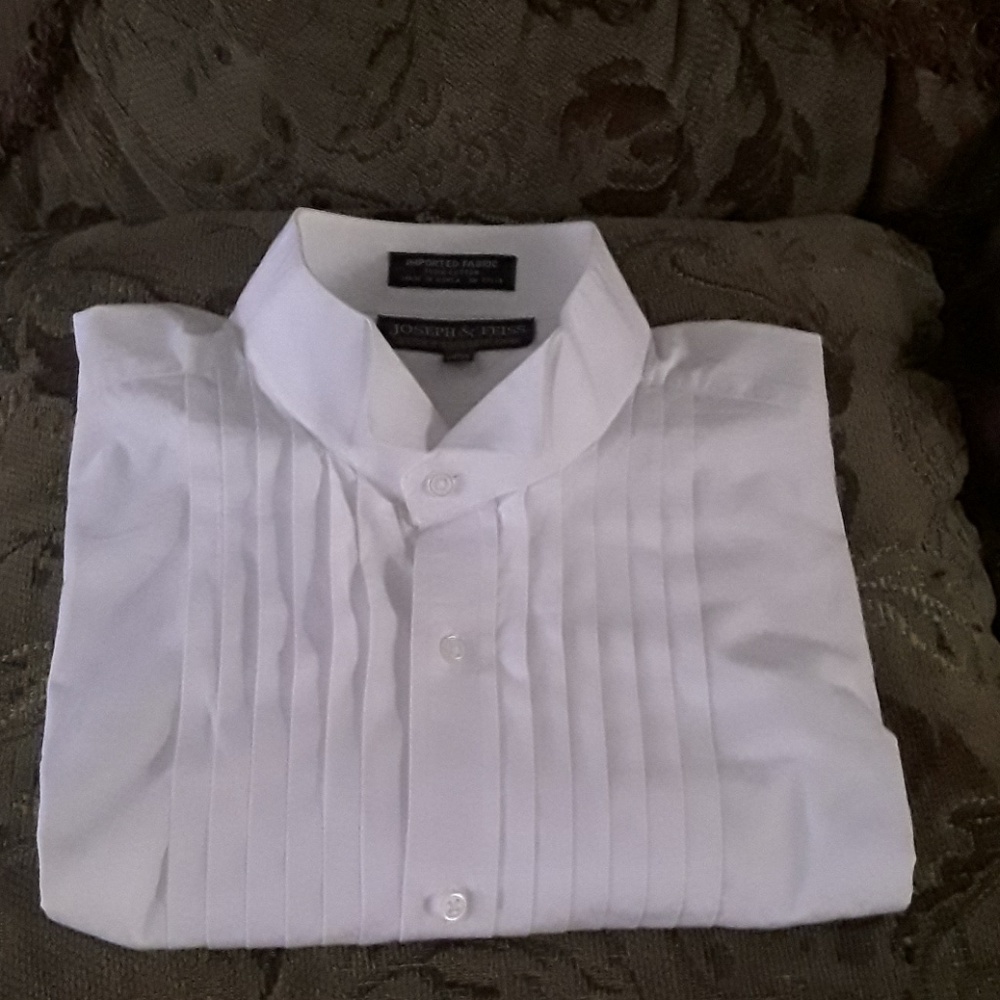 Tuxedo shirt sz 17 1\2 x 34/35