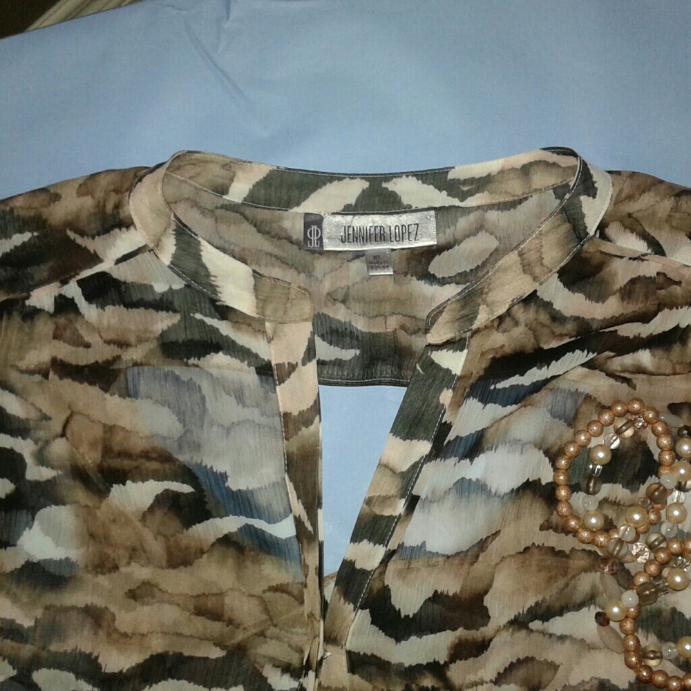 Jennifer Lopez Blouse - Picture 4 of 7