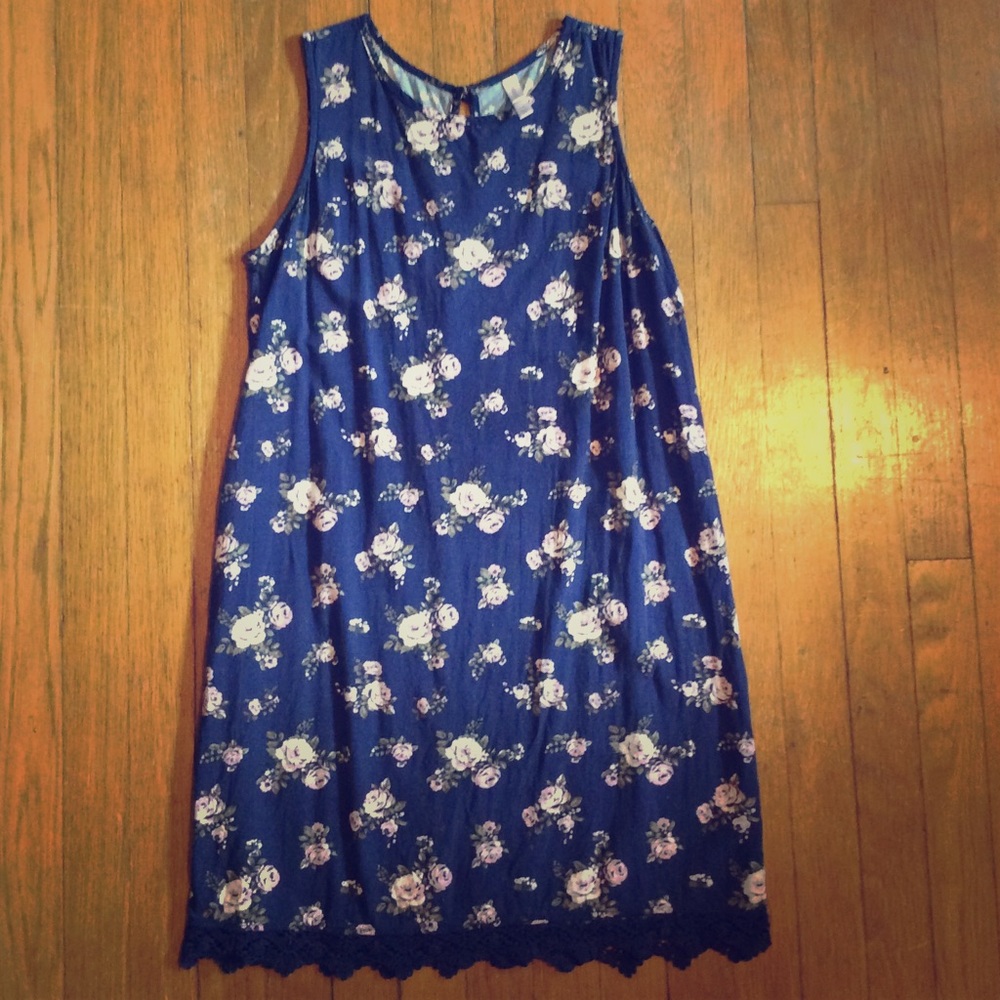 Floral dress with crochet trim