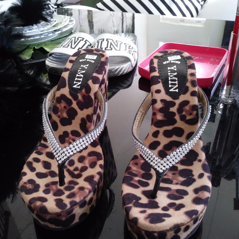 Y.MIN LEOPARD WEDGE SHOE 7M