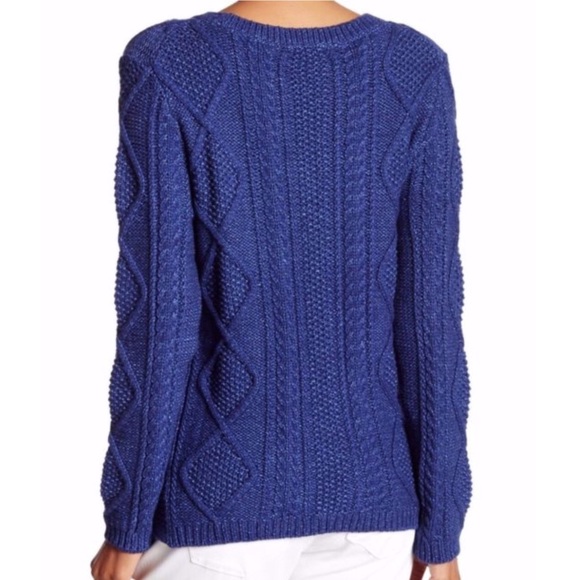 5⭐️RATED CABLE KNIT PULLOVER - Picture 2 of 8