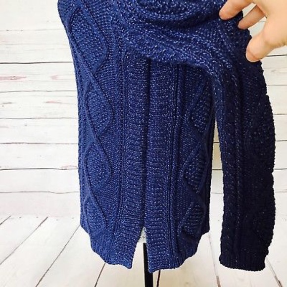 5⭐️RATED CABLE KNIT PULLOVER - Picture 4 of 8