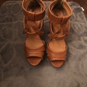 Charlotte Russe hills