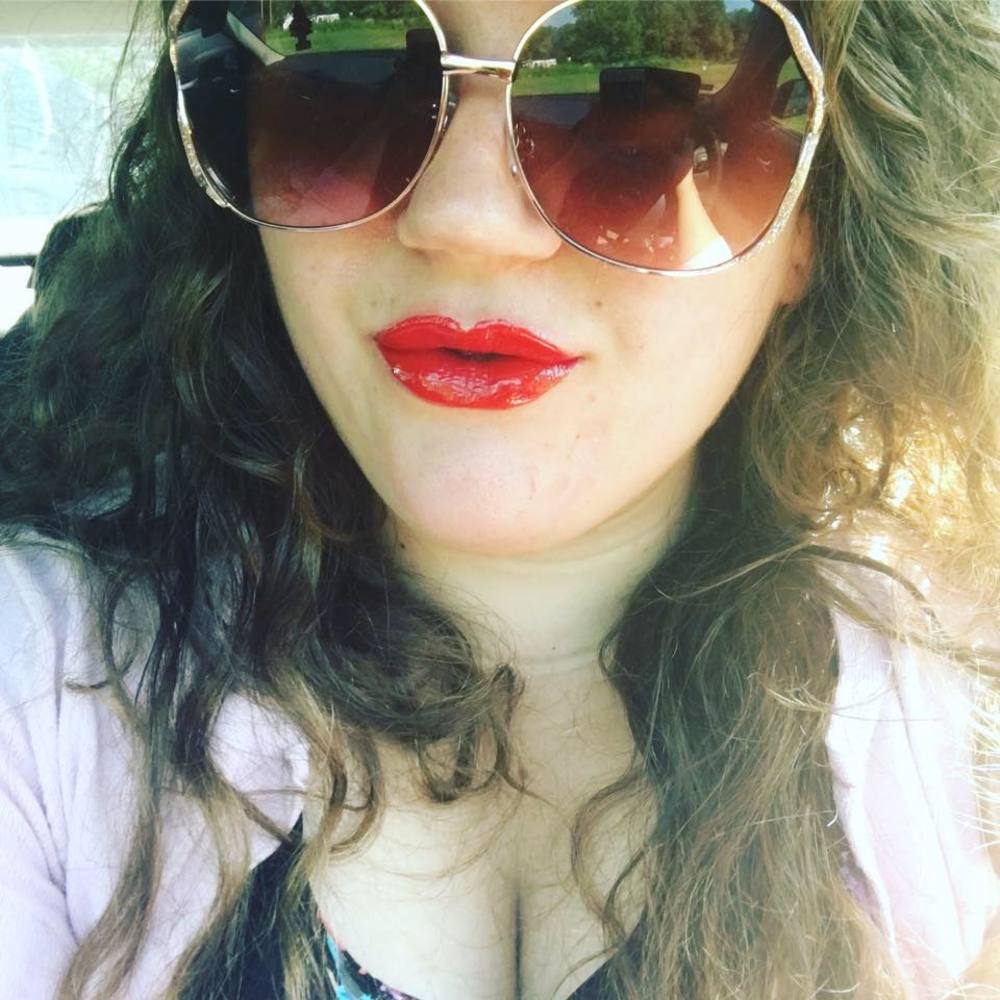 Meet your Posher, Hillary