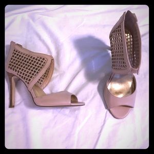 Jessica Simpson peep toes