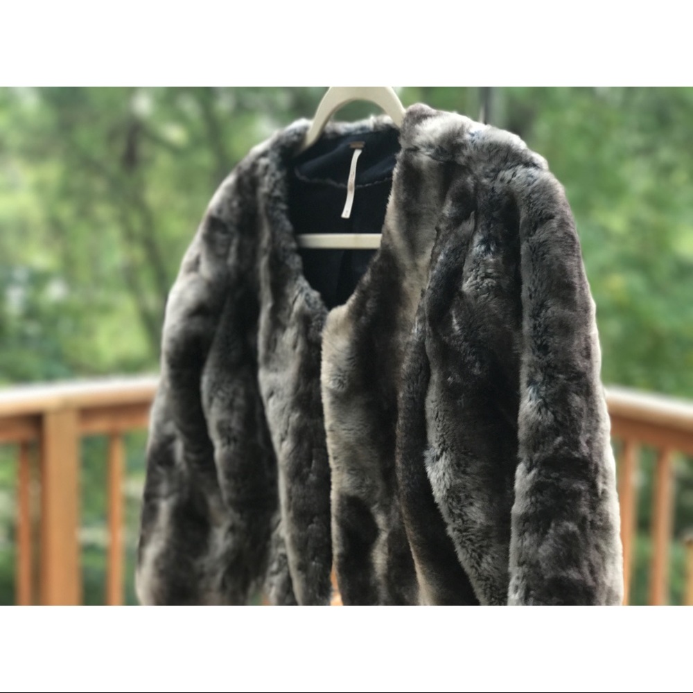 Free People  Faux Fur Cropped Quarter Sleeve Coat - Picture 2 of 8