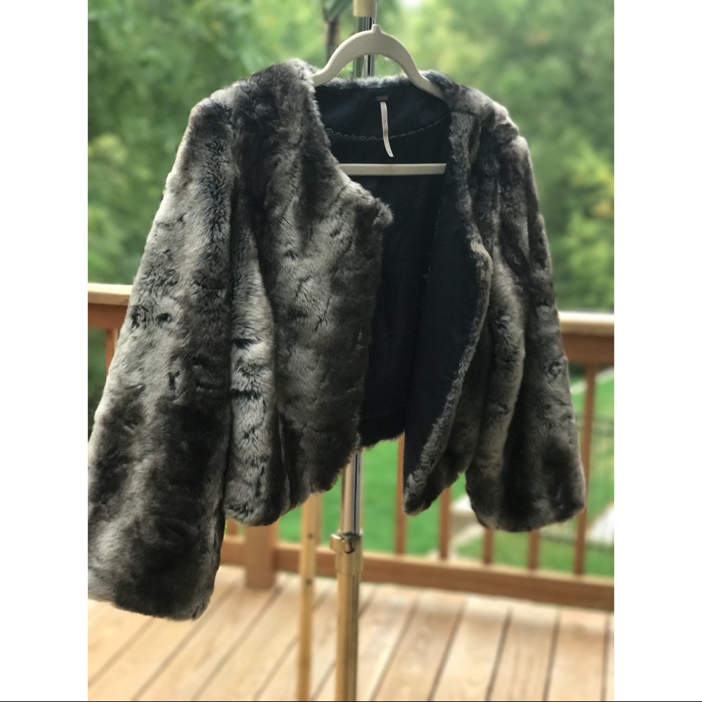Free People  Faux Fur Cropped Quarter Sleeve Coat - Picture 4 of 8