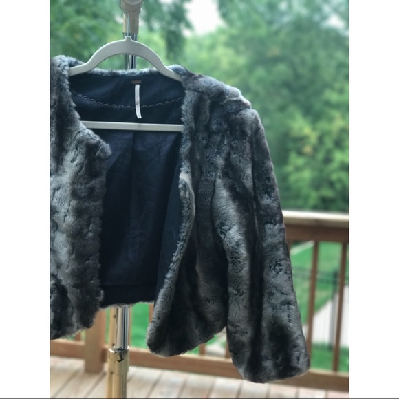 Free People  Faux Fur Cropped Quarter Sleeve Coat - Picture 5 of 8