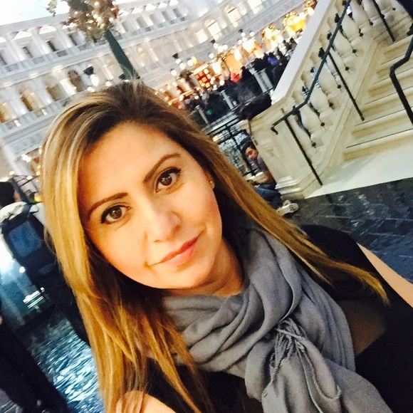 Meet your Posher, Sofia - Picture 3 of 8