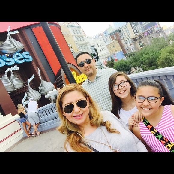 Meet your Posher, Sofia - Picture 5 of 8