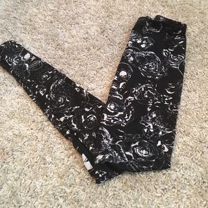 Skull and rose leggings