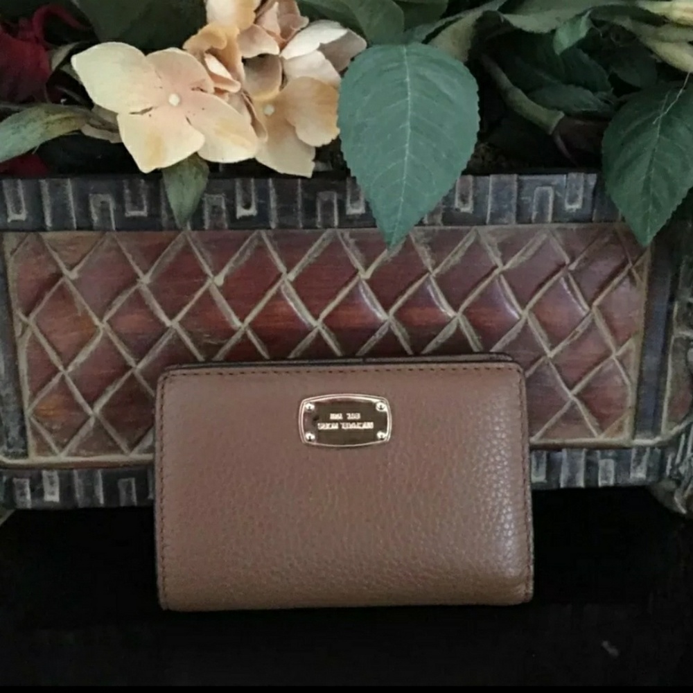 Michael kors wallet