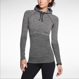 NIKE Dri-Fit Pullover