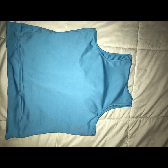 Woman's adidas sports bra/tank LG - Picture 3 of 5