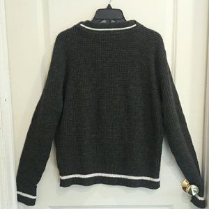 Shetland wool dark grey sweater w cream Sz L