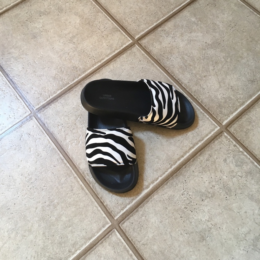 Urban Outfitters Zebra Print Slides Sz 8