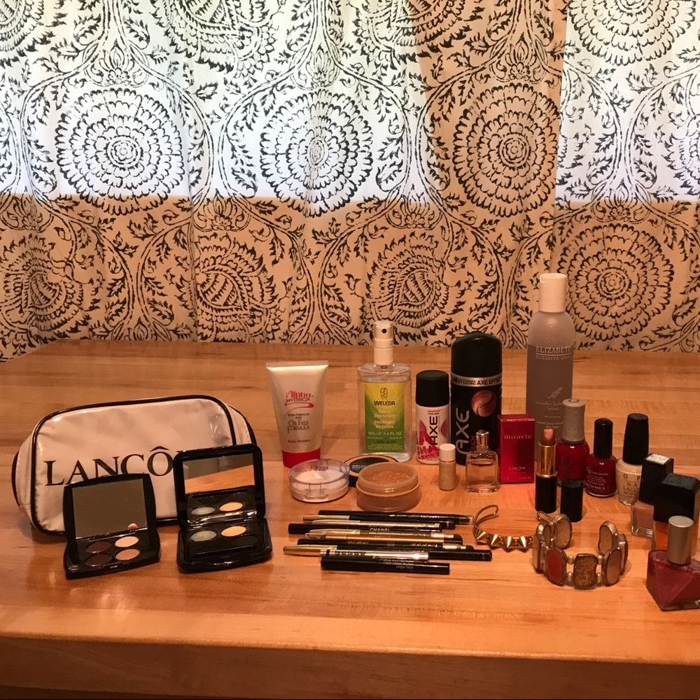 Big lot of makeup! Chanel, Bobbi Brown, Clinique..