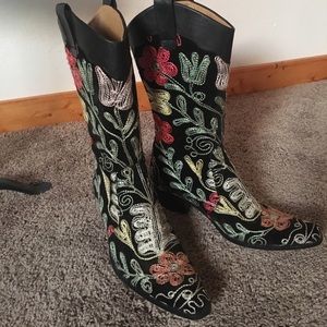 Custom embroidered boots