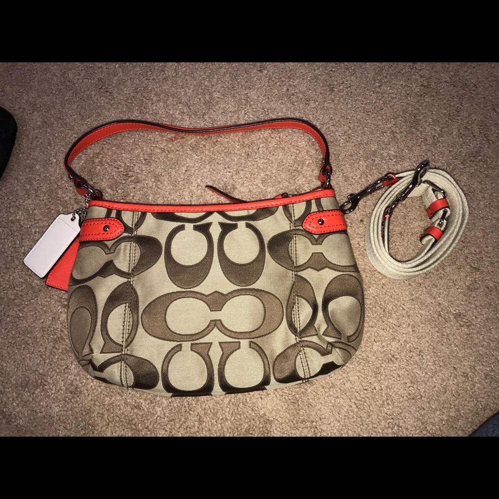🍑 Coach Purse 🍑 - Picture 2 of 4