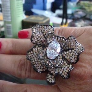 KENNETH J LANE OR NOLAN MILLER ? PAVE FLOWER RING