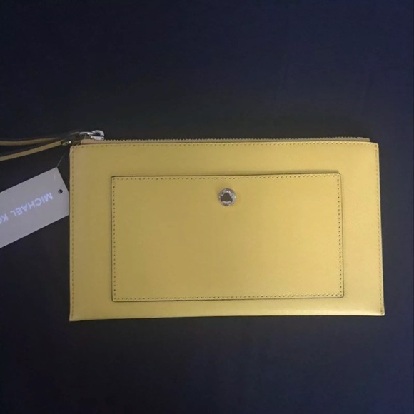 Michael Kors Wristlet - Picture 1 of 3