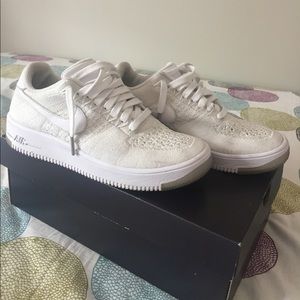 Nike AirForce 1 flyknit