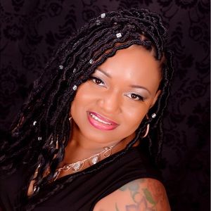 Meet your Posher, Lataya