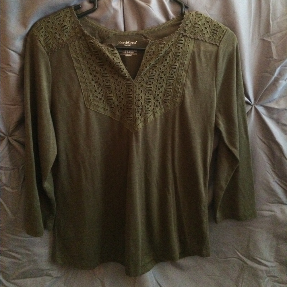 3/4 sleeve olive colored shirt