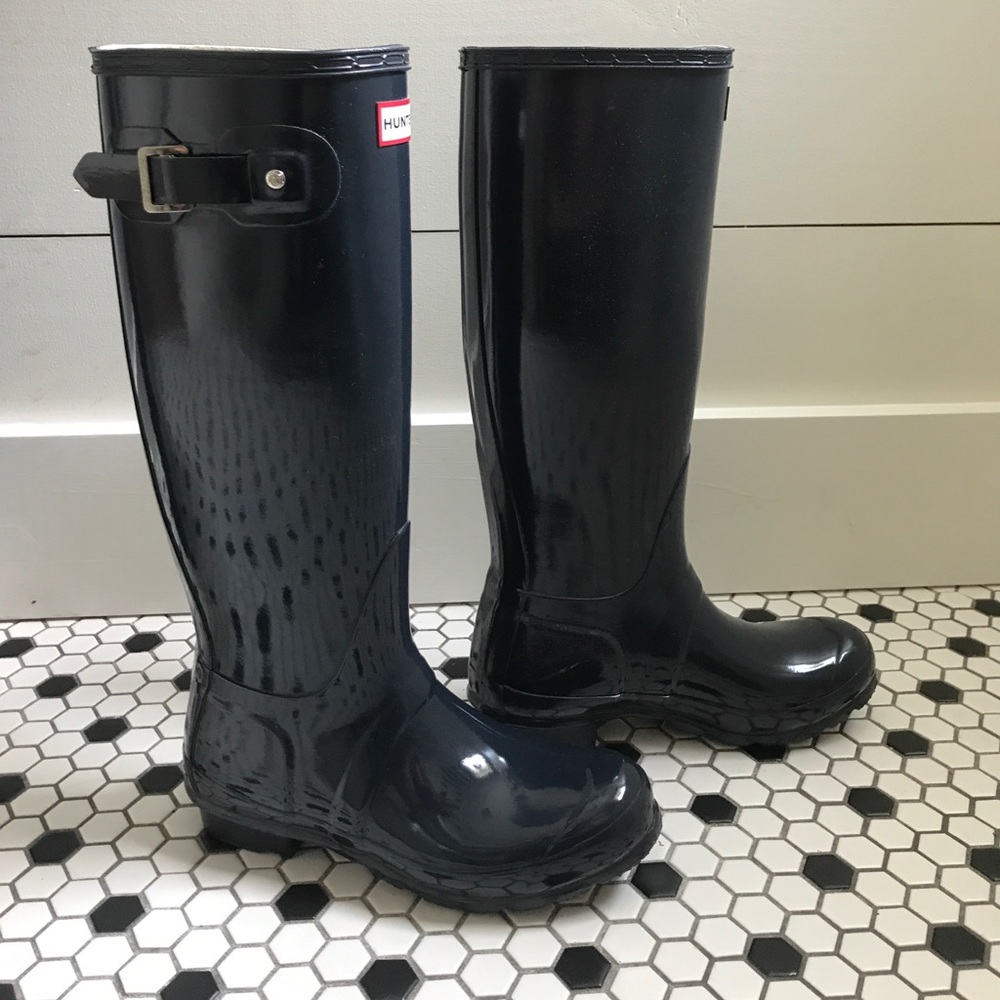 Tall Hunter Rain Boots. Perfect for Fall🍁🍂🍁💦