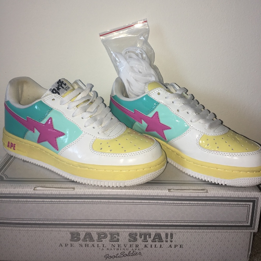A Bathing Ape Bapesta's.