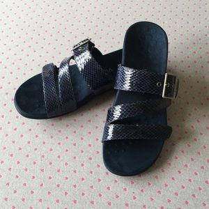 Navy Vionic Sandals - Size 10!!