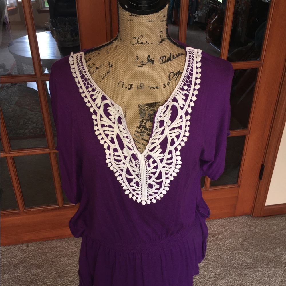 Eyeshadow peasant style top with crochet