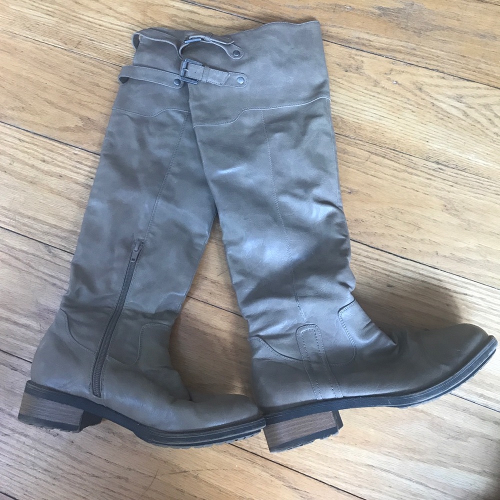 Knee-high Taupe Boots