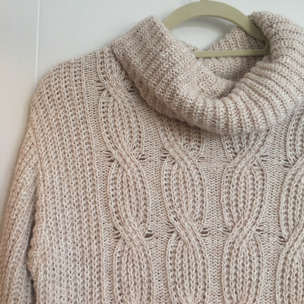 OLD NAVY Cozy Cream Turtleneck Sweater