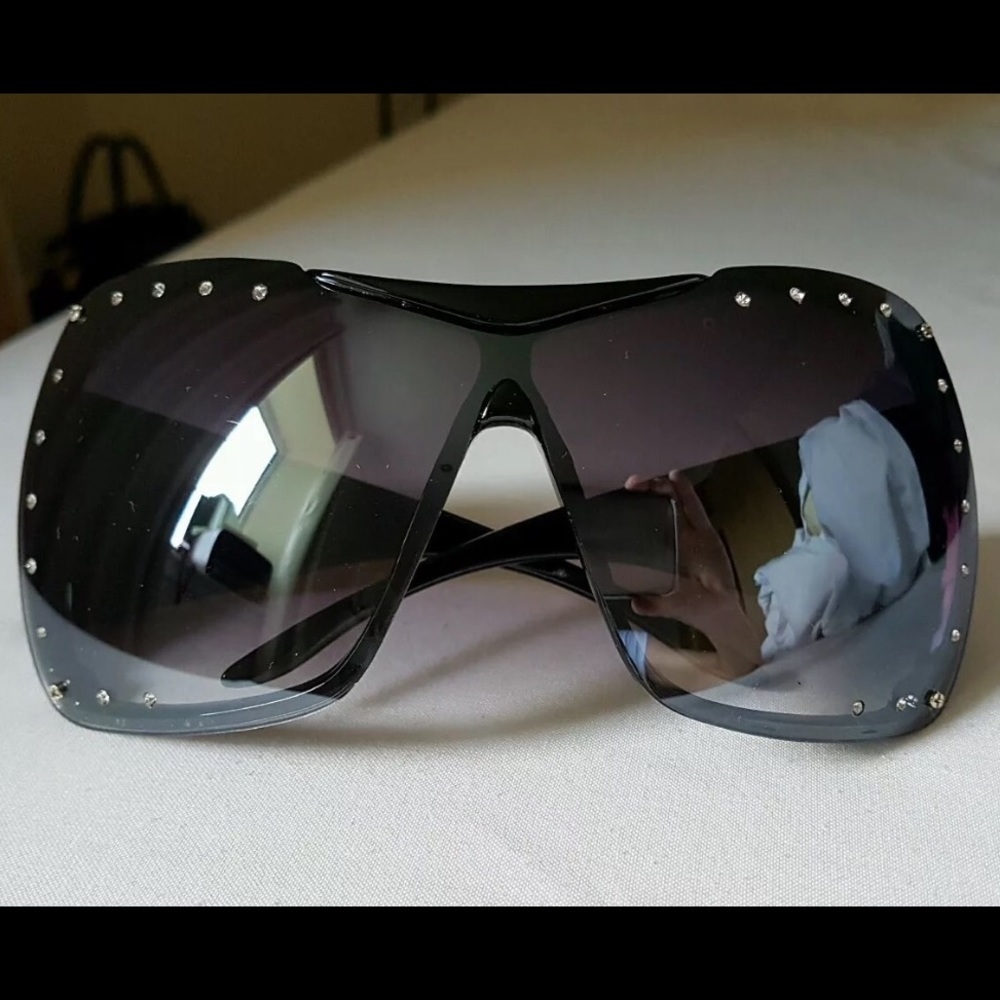 New black embellished Sunglasses Oversize.