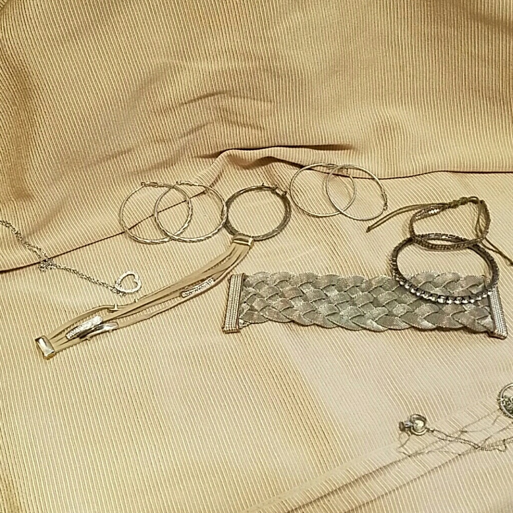 Jewlery - Picture 2 of 2