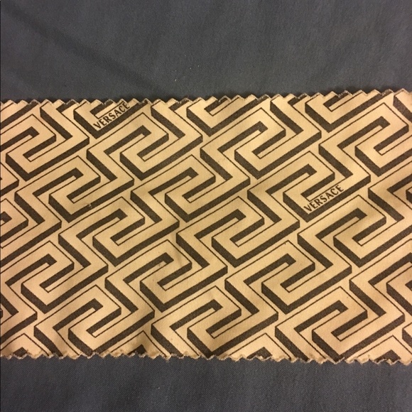 Authentic Versace glasses w/ case and custom cloth - Picture 5 of 7