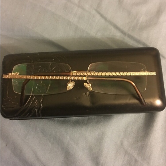 Authentic Versace glasses w/ case and custom cloth - Picture 7 of 7