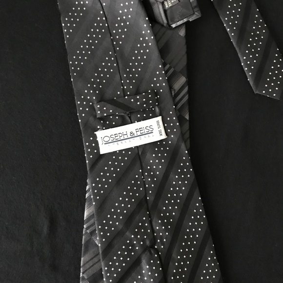 ‼️SALE‼️Men's Ties. BR and J&F. Two for one price. - Picture 5 of 8
