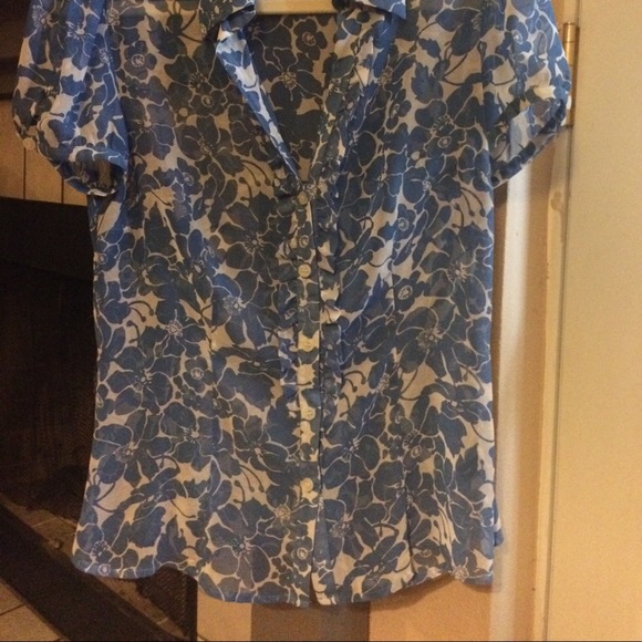 SALE 💗Limited Blue Flower Top - Picture 3 of 4