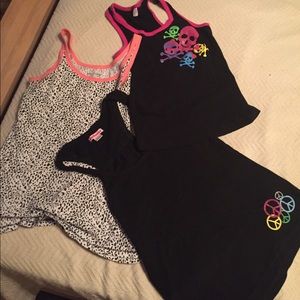 Set of 3 tank tops skulls, peace and leopard
