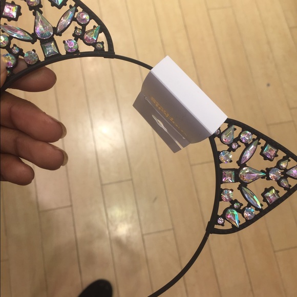 Beautiful Cat Ear Headband - Picture 2 of 2