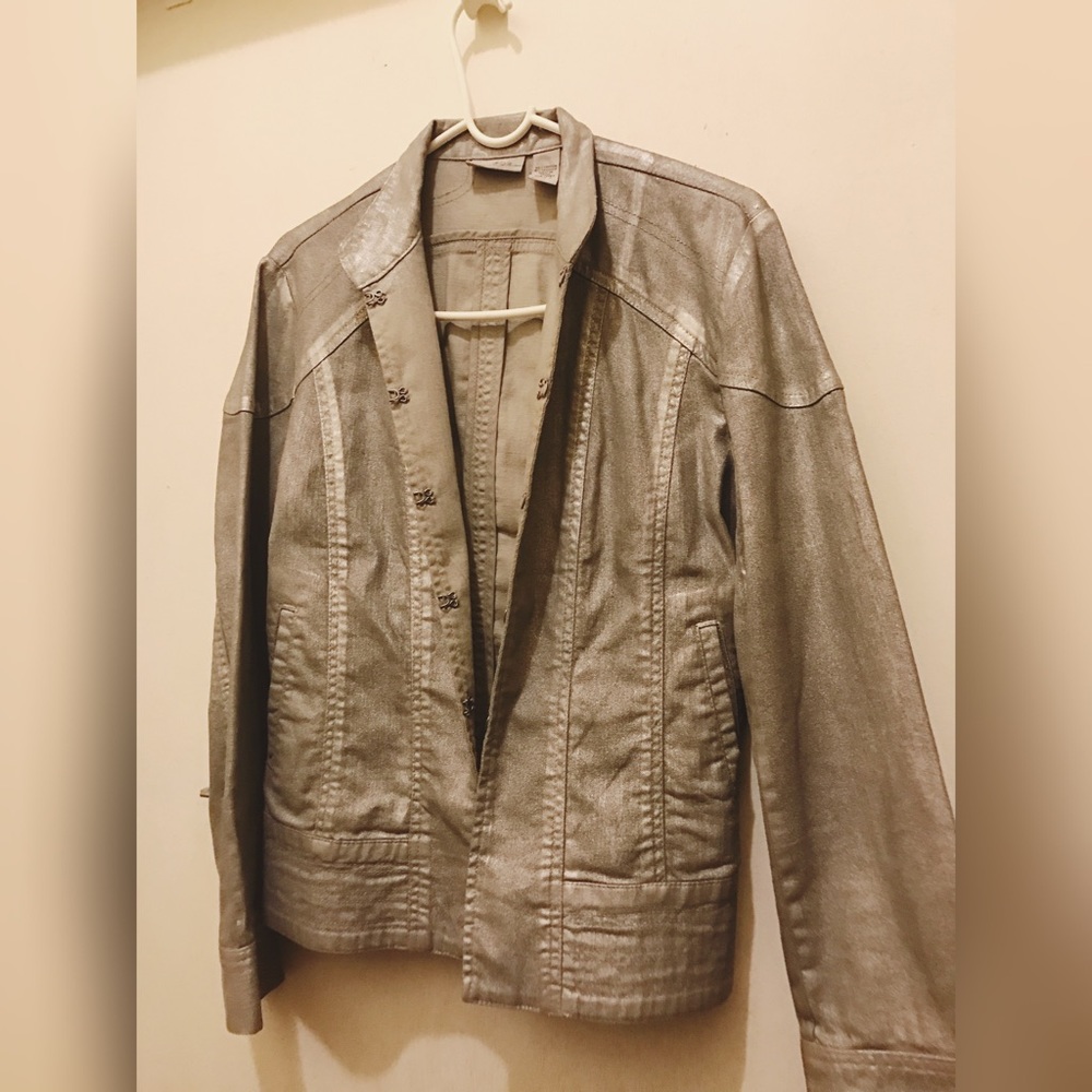 📍SOLD📍Chicos Platinum Metallic jean Jacket