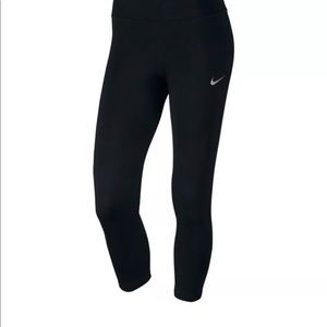 Nike Power Essential Running Crop in Black Size S